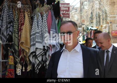 Jerusalem, Israel. 2. Juni 2014. Premier des unteren Sachsen Stephan Weil (SPD) besucht die Altstadt in Jerusalem, Israel, 2. Juni 2014. Weil besucht Israel und den palästinensischen Gebieten in seiner Funktion als Präsident des Deutschen Rates. Foto: THOMAS STRUK/DPA/Alamy Live-Nachrichten Stockfoto