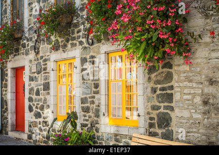 Geschäfte und Schaufenster in Unterstadt, Altstadt von Quebec, Quebec Stadt, Quebec, Kanada. Stockfoto