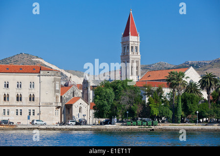 Trogir ist eine historische Stadt und Hafen an der Adria in Kroatien Stockfoto