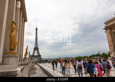 Eiffelturm angesehen vom Palais de Chaillot, Place du Trocadéro, Paris Frankreich Stockfoto