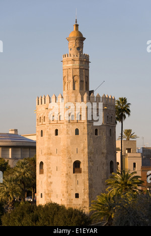 Gold-Turm (Torre del Oro) in Sevilla, Spanien. Stockfoto