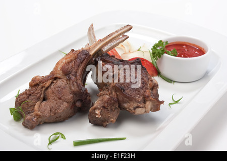 Gerichte von gebratenem Fleisch mit Gewürzen Stockfoto
