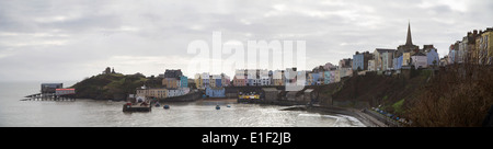 Großbritannien, Wales, Tenby, Panoramablick über das Meer Stadt Tenby. Stockfoto