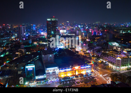 Eine Antenne Nachtansicht des Bezirk 1 in Ho-Chi-Minh-Stadt (Saigon), Vietnam. Stockfoto