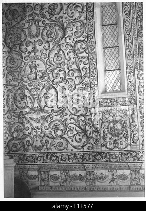 Dieses Foto zeigt die Igreja Matriz de Santa Maria in Óbidos, Portugal, mit ihrer religiösen Architektur und Azulejos (Fliesen), aufgenommen von João Miguel dos Santos Simões. Stockfoto