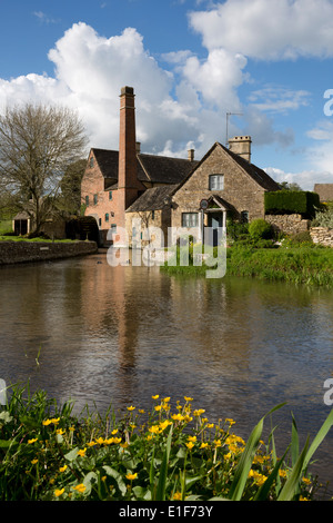 Old Mill Museum auf dem Fluss-Auge Stockfoto