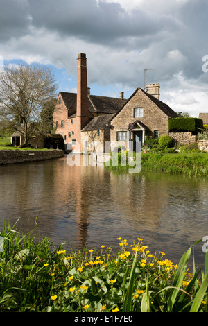 Old Mill Museum auf dem Fluss-Auge Stockfoto