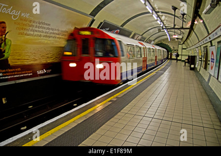 Bakerloo Line Plattform in Marylebone Underg Runde Station, London, England, Vereinigtes Königreich Stockfoto