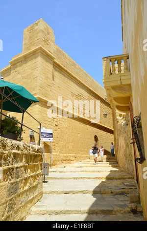 Gasse in The Citadella, Città Victoria, Gozo (Ghawdex), Gozo und Comino Bezirk, Gozo Region, Republik Malta Stockfoto