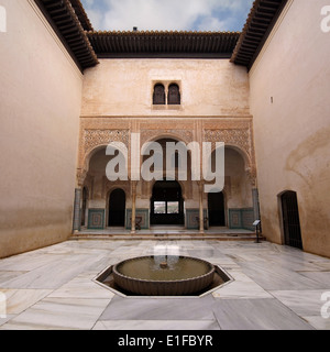 Patio del Mexuar (Gericht der Ratssaal) in La Alhambra, Granada, Spanien. Stockfoto