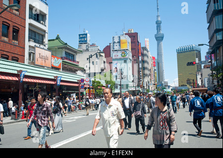 Asakusa-Viertel mit dem Fernsehturm, Tokio, Japan, Asien 2014 Stockfoto