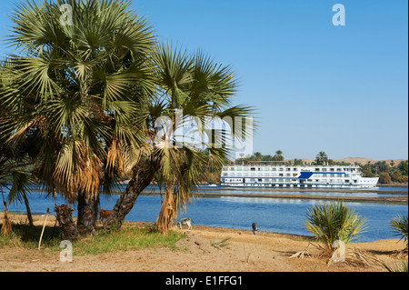 Ägypten, Kreuzfahrt auf dem Nil zwischen Luxor und Assuan, Kreuzfahrtschiff Stockfoto