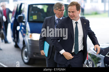 Brüssel, Belgien. 3. Juni 2014. Dänischer Minister der Verteidigung Nicolai Wammen kommt für das Treffen der NATO-Verteidigungsminister in Brüssel, Belgien, 3. Juni 2014. Die Verteidigungsminister der 28 Mitgliedsstaaten der NATO diskutieren eine stärkere militärische Präsenz in den osteuropäischen Mitgliedstaaten vor dem Hintergrund der aktuellen Krise in der Ukraine. Foto: BERND VON JUTRCZENKA/DPA/Alamy Live-Nachrichten Stockfoto