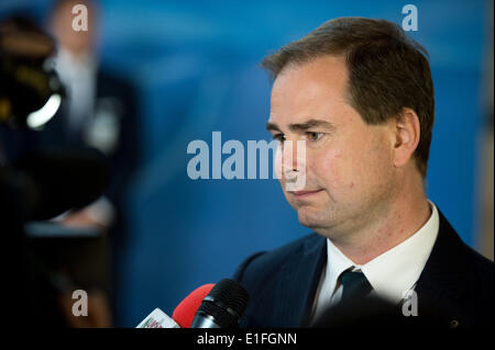 Brüssel, Belgien. 3. Juni 2014. Dänischer Minister der Verteidigung Nicolai Wammen kommt für das Treffen der NATO-Verteidigungsminister in Brüssel, Belgien, 3. Juni 2014. Die Verteidigungsminister der 28 Mitgliedsstaaten der NATO diskutieren eine stärkere militärische Präsenz in den osteuropäischen Mitgliedstaaten vor dem Hintergrund der aktuellen Krise in der Ukraine. Foto: BERND VON JUTRCZENKA/DPA/Alamy Live-Nachrichten Stockfoto