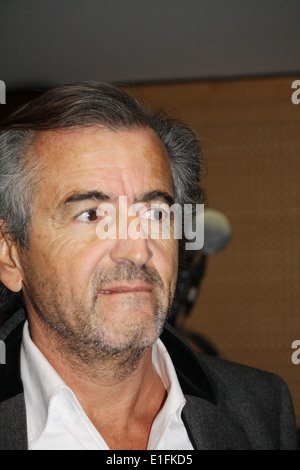 Bernard Henri Levy, französischer Philosoph und Schriftsteller, während des Prozesses der Karikaturist Sine, Lyon, Rhone, Rhone-Alpes, Frankreich Stockfoto