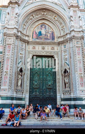 Aussenansicht der Kathedrale Santa Maria del Fiore, Piazza del Duomo, UNESCO-Weltkulturerbe, Florenz, Toskana, Italien, Europa Stockfoto