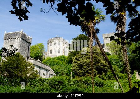 Kirche St. Donats und St Donats Castle, jetzt am Atlantic College, Llantwit Major, Glamorgan Heritage Coast, Vale of Glamorgan. Stockfoto