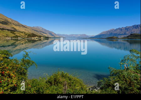 Türkisfarbenen Wasser des Lake Wakatipu, rund um Queenstown, Otago, Südinsel, Neuseeland, Pazifik Stockfoto