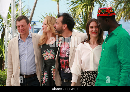 Peter Becker, Maria Bonnevie, Pablo Trapero, Geraldine Pailhas und Moussa Touré in der Foto-Shooting für die Jury Un Certain Regard Stockfoto