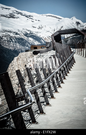 Die Marke New (Mai 2014) Gletscher Skywalk Aussichtsplattform 918 Füße über dem Tal Boden.  Jasper, Alberta. Kanada Stockfoto