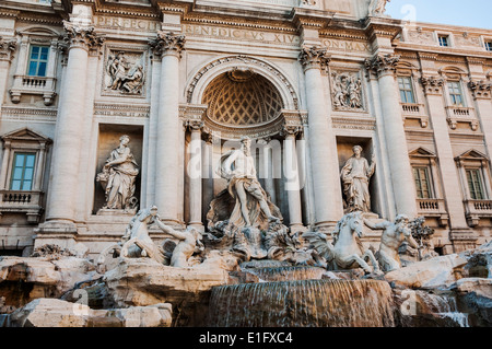 Details der Trevi-Brunnen in Rom, Italien Stockfoto