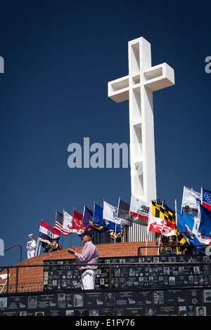 Feier am Memorial Day am Mount Soledad nationalen Veteranen Denkmal zu Ehren der gefallenen Soldaten im Mai 2014. Ein Tribut wurde Sgt. Rafael Peralta, der seine Kameraden gerettet. Stockfoto