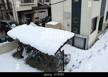 Japan - Feb14: Die schwersten Schnee in Jahrzehnten in Tokio und anderen Bereichen von Japan, am 14. Februar 2014 in Japan Stockfoto