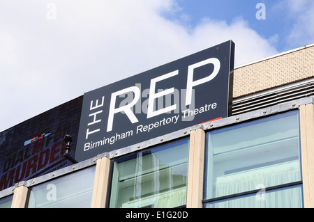 Typenschild auf der Vorderseite des Repertory Theater Centenary Square, Birmingham, England, Vereinigtes Königreich, West-Europa. Stockfoto