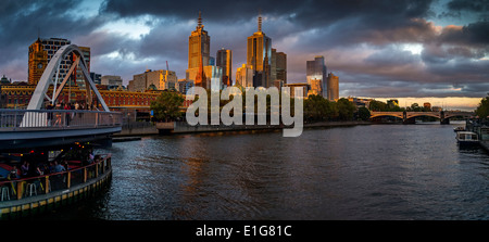 Melbourne Downtown at Sunset, Melbourne, Australien Stockfoto