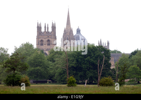 Merton College Chapel, St. Marien Kirche und Radcliffe Camera gesehen über Christ Church Meadow, Oxford, Oxfordshire, England, UK Stockfoto