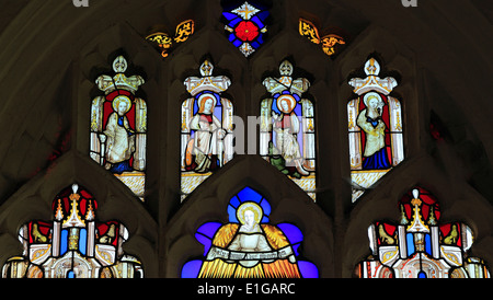 Mittelalterliche Glasfenster Wighton, Norfolk, 15. Jahrhundert, 4 weiblichen Heiligen und Engel, einschließlich St. Catherine und St.Agatha Stockfoto