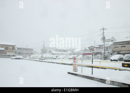 Japan - Feb08: Die schwersten Schnee in Jahrzehnten in Tokio und anderen Bereichen von Japan, am 8. Februar 2014 in Japan Stockfoto