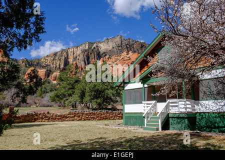 Pendley Homestead und Obstgarten im Slide Rock State Park im Oak Creek Canyon, in der Nähe von Sedona, Arizona, USA. Stockfoto