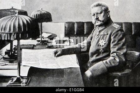 Foto von Paul Von Hindenburg (1847-1934) der zweite Bundespräsident der Bundesrepublik Deutschland und preußisch-deutscher Feldmarschall. Datiert 1917 Stockfoto