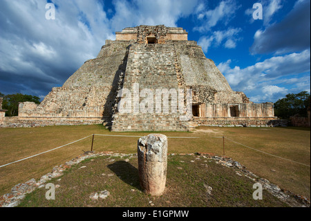 Mexiko, Yucatan state, Uxmal, archäologische Maya-Stätte, Weltkulturerbe der UNESCO, Zauberer-Pyramide, Palast des Gouverneurs Stockfoto