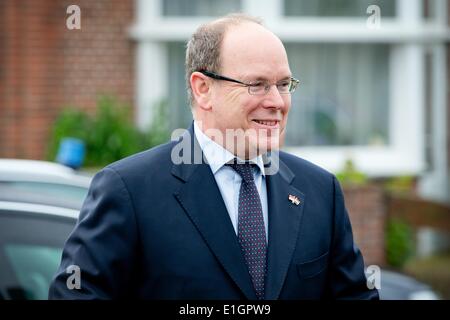 Prinz Albert von Monaco besucht Pavillon De Witte für ein Treffen mit Baggerarbeiten Unternehmen Boskalis und Van Oord in Scheveningen, Niederlande, 4. Juni 2014. Foto: Patrick van Katwijk / Niederlande und Frankreich aus - NO WIRE SERVICE Stockfoto