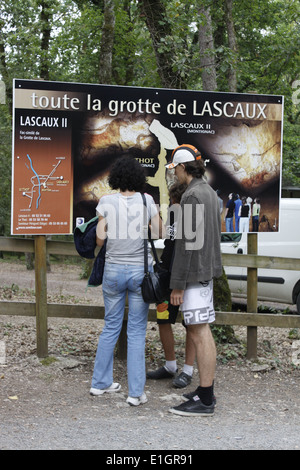 Eingang der Höhle von Lascaux, Aquitaine, Dordogne, Frankreich. Stockfoto