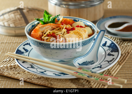 Laksa Lemak. Malay Curry Laksa. Kokos-Curry-Nudel-Suppe. Malaysia-Singapur-Essen Stockfoto