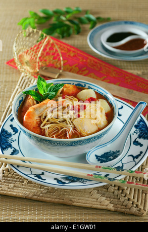 Laksa Lemak. Malay Curry Laksa. Kokos-Curry-Nudel-Suppe. Malaysia-Singapur-Essen Stockfoto