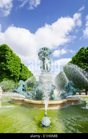 Fontaine de Observatoire, Jardin Marco Polo, Paris, Frankreich Stockfoto