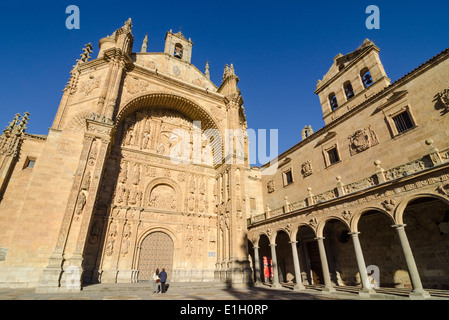 Die imposante Convento de San Esteban, ein Dominikanerkloster, Plaza del Concilio de Trento, Salamanca, Spanien Stockfoto