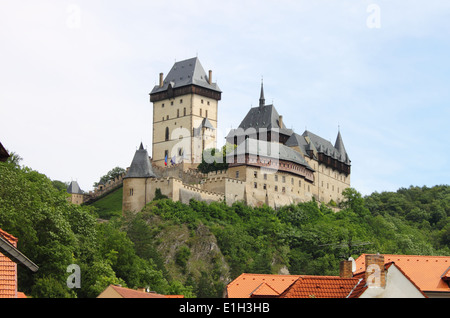 Landschaftsansicht der Burg Karlstein, Tschechische Republik Stockfoto