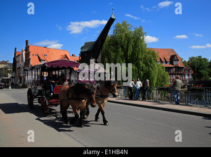 Kutsche im Wasserviertel, alter Hafen, Lüneburg, Lüneburg, Niedersachsen, Deutschland, Europa Stockfoto