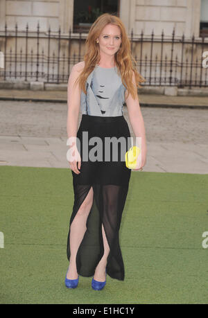 London, UK, UK. 4. Juni 2014. Olivia Hallinan kommt für die Royal Academy Ausstellung Vorschau Sommerfest an der Royal Academy of Arts. Bildnachweis: Ferdaus Shamim/ZUMA Wire/ZUMAPRESS.com/Alamy Live-Nachrichten Stockfoto