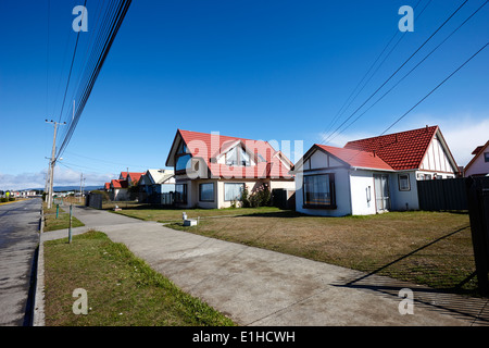 El Golf Nachbarschaft im amerikanischen Stil Häuser mit keine Zäune für Enap Erdöl Arbeiter Punta Arenas Chile gebaut gebaut Stockfoto