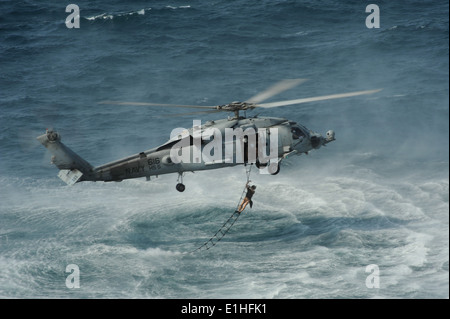 120914-N-GC639-440. U.S. 5. Flotte Bereich der Verantwortung (14. September 2012) Explosive Ordnance Disposal 1. Klasse Mark Ledbetter Stockfoto