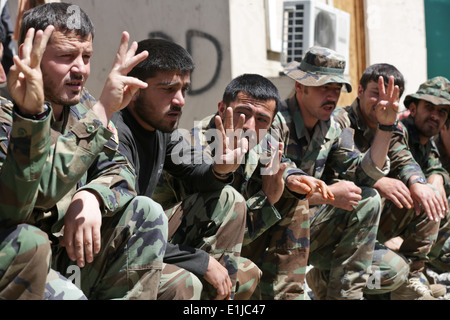 Afghan National Army Commandos mit der 3. Tolai, 1st Special Operations Kandak Countdown Minuten auf einem simulierten Hubschrauber-d Stockfoto