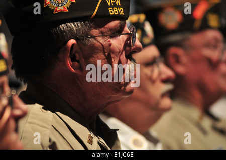 Mitglieder der VFW-Uhr als Soldaten zugewiesen 210. Military Police Company finden ihren Weg in den Südwesten Kom Stockfoto