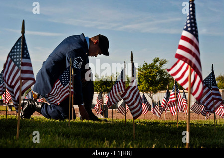 US Air Force Master Sgt. Robert Lilly, eine gemeinsame taktische Luft-Controller mit dem 57. Operations Group, ist eine Hommage an einen Sturz Stockfoto