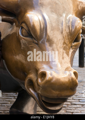 Ladestation Stier Skulptur in Bowling Green Park, New York Stockfoto